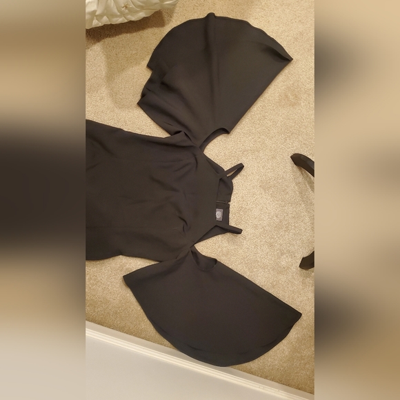 Vince Camuto Woman Black Formal Dress.Cold Shoulder Flounce Sleeve Size 8 - Picture 4 of 6